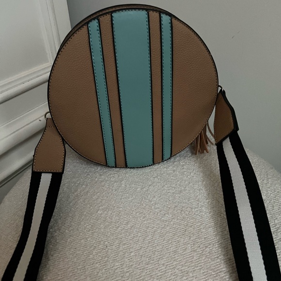 Stylish Tan and Blue Round Crossbody Bag - Picture 1 of 2